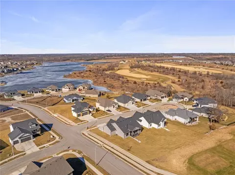 View/Area - 1401 Kintyre Ct, Raymore, MO 64083 photo 2 of 9