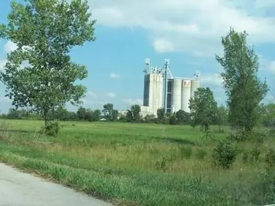 S 1610 Road, Nevada, MO 64772