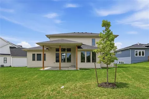 Exterior - 22017 W 99th Ter, Lenexa, KS 66220 photo 5 of 10