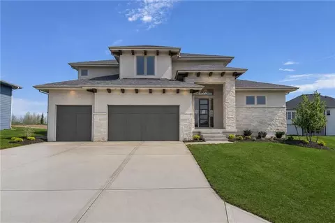 22017 W 99th Ter, Lenexa, KS 66220