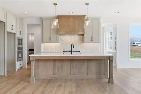 Kitchen - 22017 W 99th Ter, Lenexa, KS 66220 photo 2 of 4