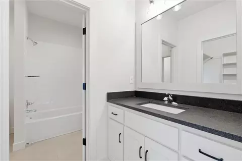 Bath - 22017 W 99th Ter, Lenexa, KS 66220 photo 6 of 6