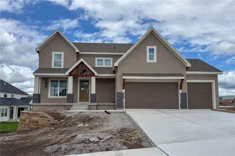 22076 W 99th Ter, Lenexa, KS 66220
