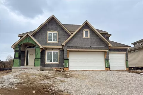 21901 W 99th Ter, Lenexa, KS 66220