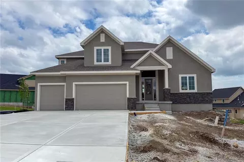 22077 W 99th Ter, Lenexa, KS 66220