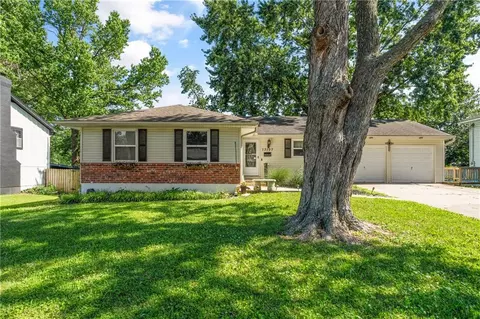 13107 E 45th Ter, Independence, MO 64055