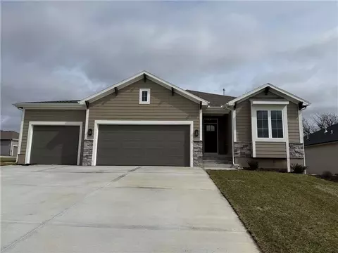 31501 W 86th Ct, De Soto, KS 66018
