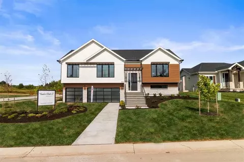 4313 SE Adams Dr, Blue Springs, MO 64014