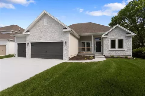 3720 NE 90th St, Kansas City, MO 64156