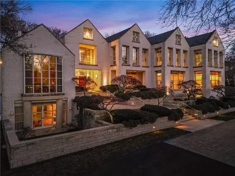 5801 Oakwood Rd, Mission Hills, KS 66208