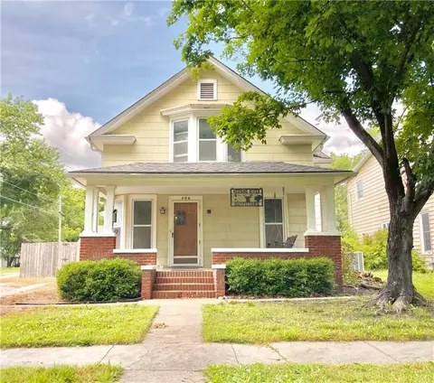 406 S 6th St, Burlington, KS 66839