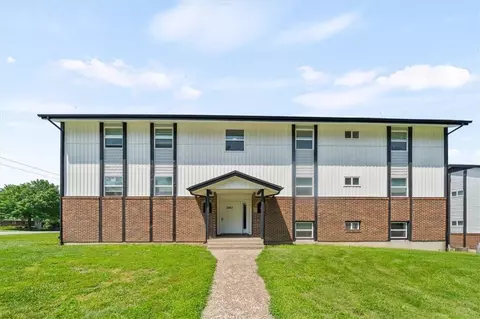 1002 Twin Oaks Ter, Harrisonville, MO 64701