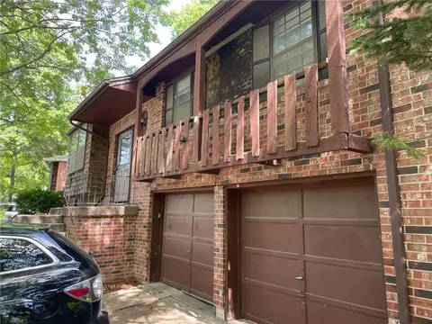 3212 Canterbury Rd, Blue Springs, MO 64015