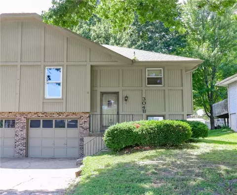 304 NE Independence Ave #B, Lees Summit, MO 64063