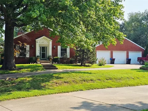 601 Darrow St, Warrensburg, MO 64093