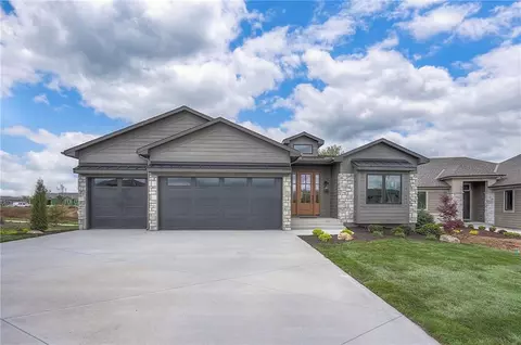 1149 Hummingbird Ct, Greenwood, MO 64034