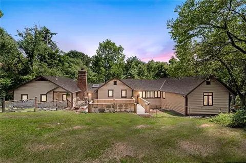 13601 E 55th Ter, Kansas City, MO 64133