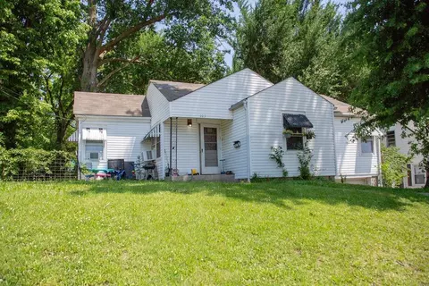 103 E 4th St, Carrollton, MO 64633