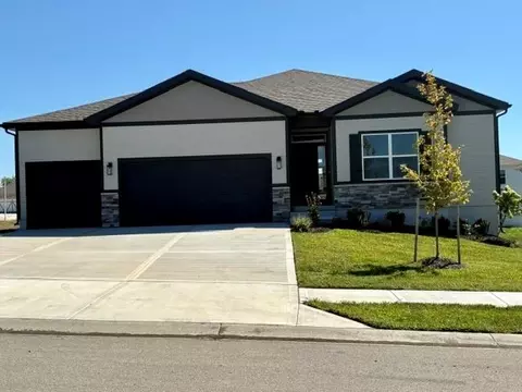 16767 S Hall St, Olathe, KS 66062