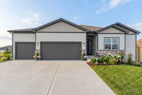 16767 S Hall St, Olathe, KS 66062