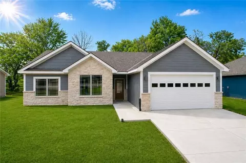 1318 Kristie Cir, Excelsior Springs, MO 64024