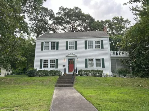 725 S Main St, Nevada, MO 64772