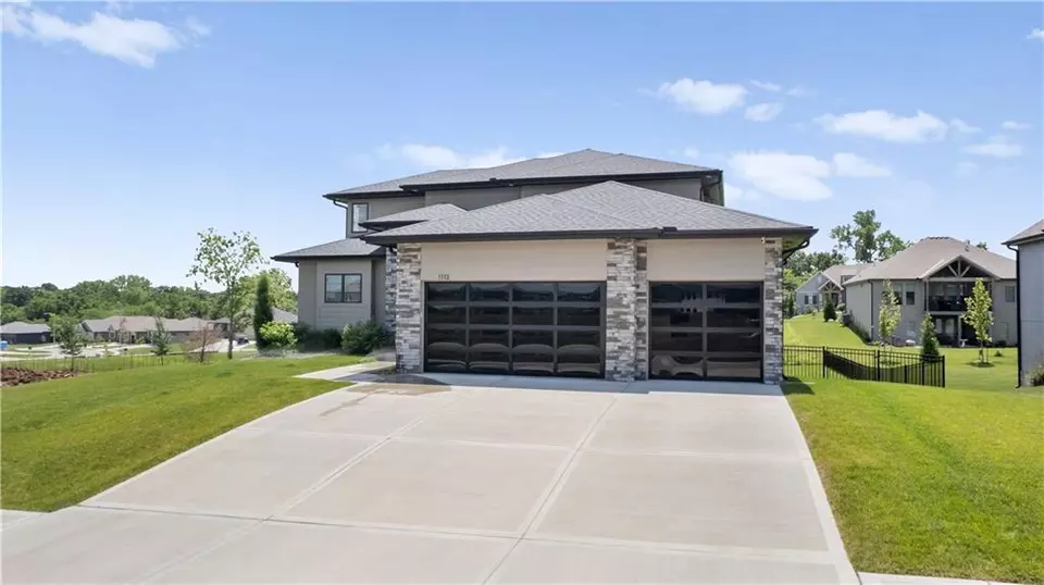 Exterior - 1113 Hummingbird Ct, Greenwood, MO 64034 photo 7 of 7