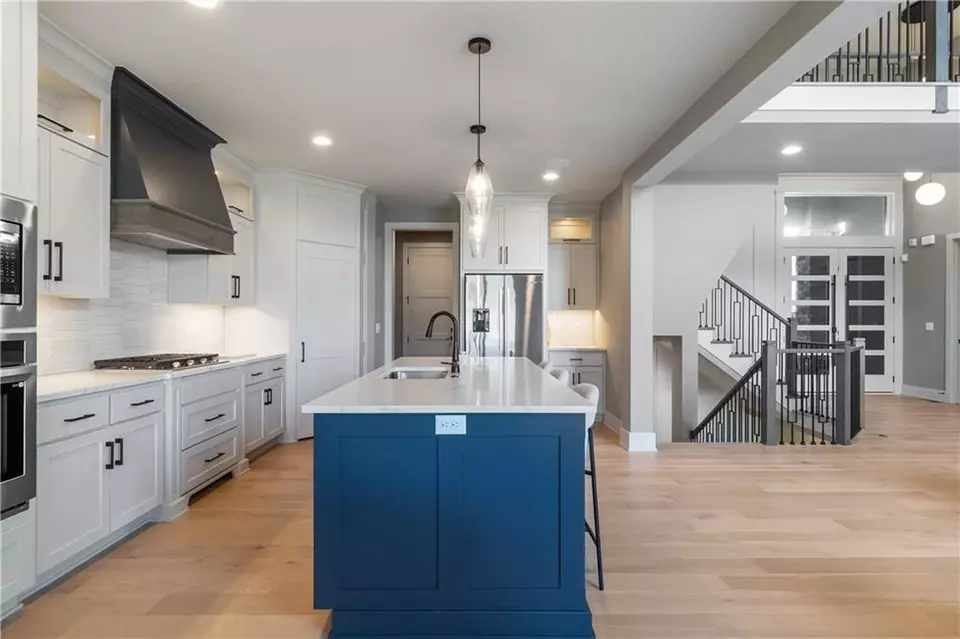 Kitchen - 1113 Hummingbird Ct, Greenwood, MO 64034 photo 5 of 7