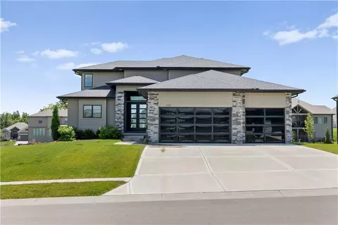Exterior - 1113 Hummingbird Ct, Greenwood, MO 64034 photo 1 of 7