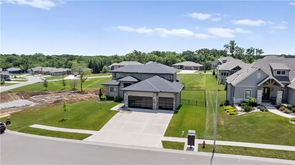 View/Area - 1113 Hummingbird Ct, Greenwood, MO 64034 photo 2 of 2