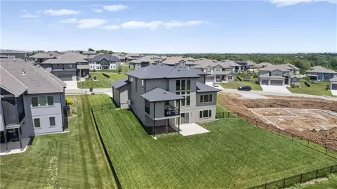 View/Area - 1113 Hummingbird Ct, Greenwood, MO 64034 photo 1 of 2