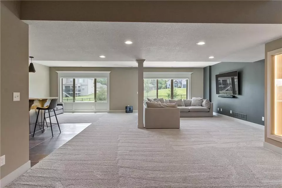 Living - 1113 Hummingbird Ct, Greenwood, MO 64034 photo 12 of 12