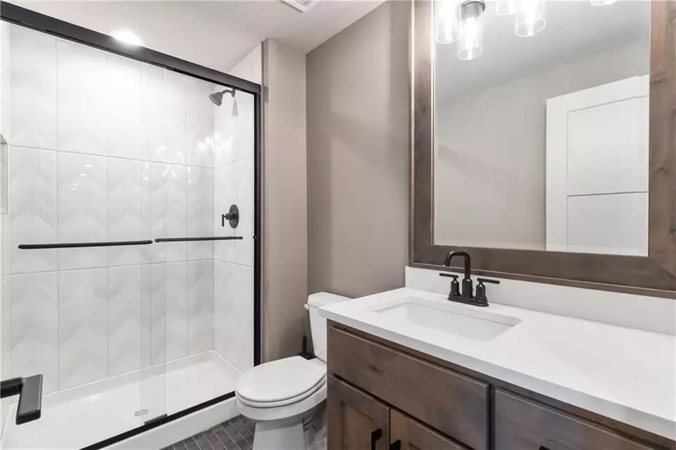 Bath - 1113 Hummingbird Ct, Greenwood, MO 64034 photo 6 of 8