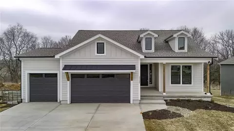 17156 S Barstow St, Olathe, KS 66062