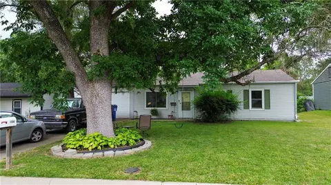 1736 Brook St, Lawrence, KS 66044