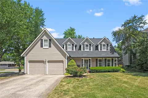 8403 Swarner Dr, Lenexa, KS 66219