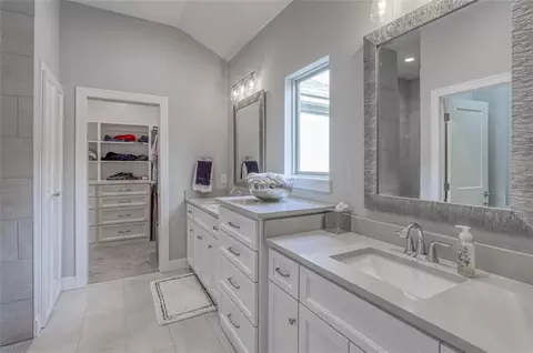 13837 Westgate St, Overland Park, KS 66221