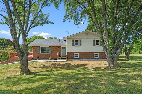 1723 N 600 Rd, Baldwin City, KS 66006