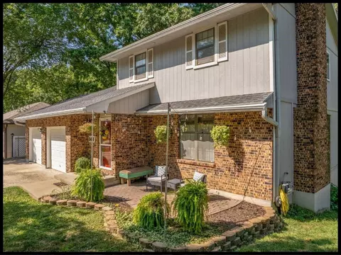 1411 Woodlawn Dr, Warrensburg, MO 64093