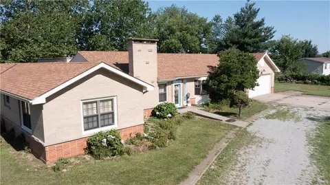 14610 State Route Dd Hwy, Savannah, MO 64485