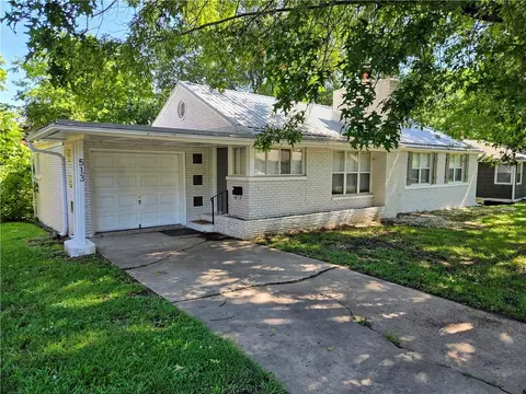 513 Broad St, Warrensburg, MO 64093