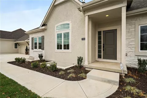 7239 Allman Dr, Shawnee, KS 66217