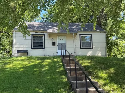 4910 Vista St, Kansas City, KS 66106