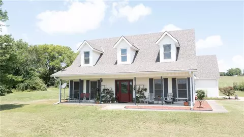 8700 S Corn Cemetery Rd, Oak Grove, MO 64075