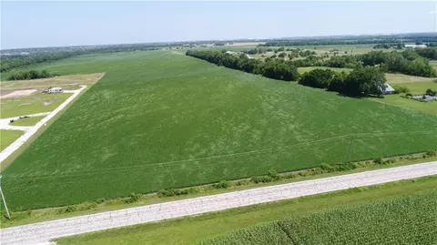 28520 W 199th St, Gardner, KS 66030