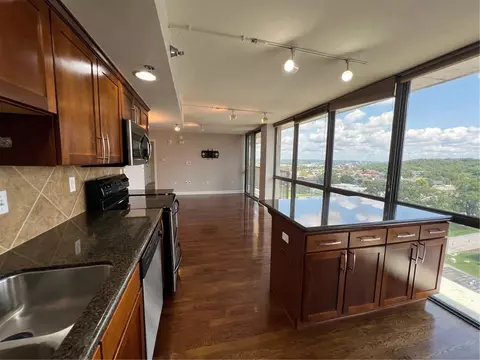 600 E Admiral Blvd #1104, Kansas City, MO 64106