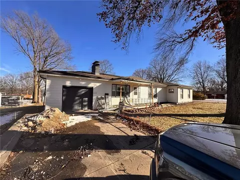 3649 S Park Ave, Independence, MO 64052