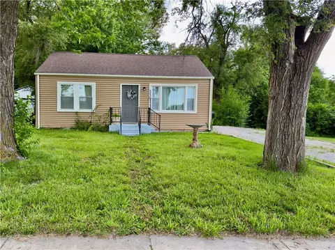 3303 Indiana Ave, Topeka, KS 66605