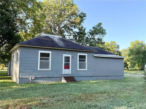 405 E 3rd St, Erie, KS 66733