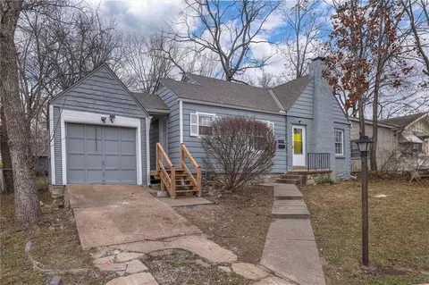 904 E 84th St, Kansas City, MO 64131